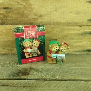 Vintage 1990 Hallmark Keepsake Ornament "Mom and Dad" / Christmas Bears